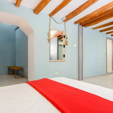 Calle Sol Apartment *